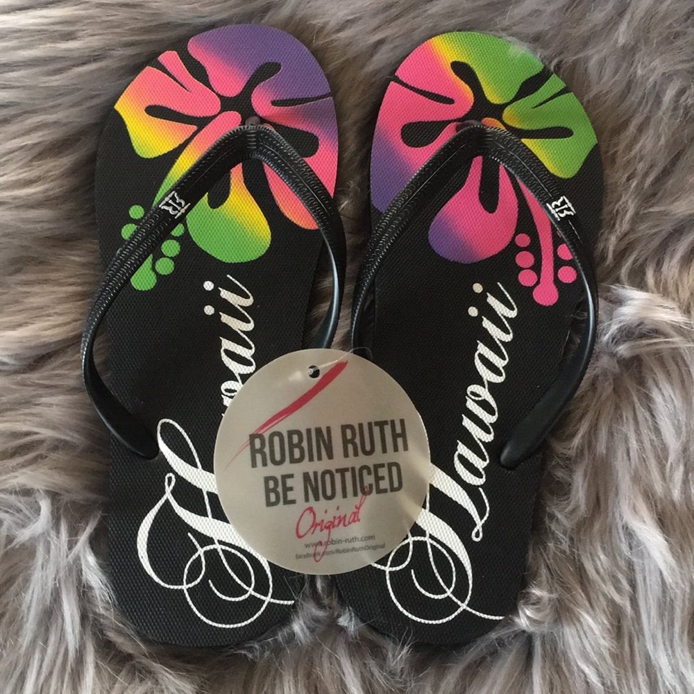 ☄️clearance sale ☄️🔥NWT rubber slippers size 6-7
